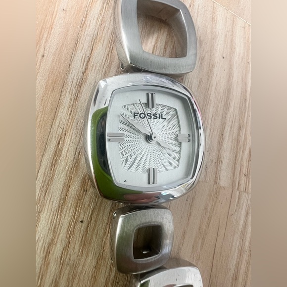 Fossil ladies silver tone retro squares watch NEW BATTERY main image 12